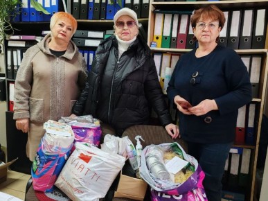 Ветераны органов внутренних дел Кировского округа передали гуманитарную помощь для бойцов специальной военной операции