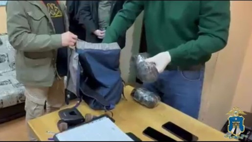 В Ставрополе оперативники задержали мужчин, намеревавшихся сбыть наркотические вещества в особо крупном размере